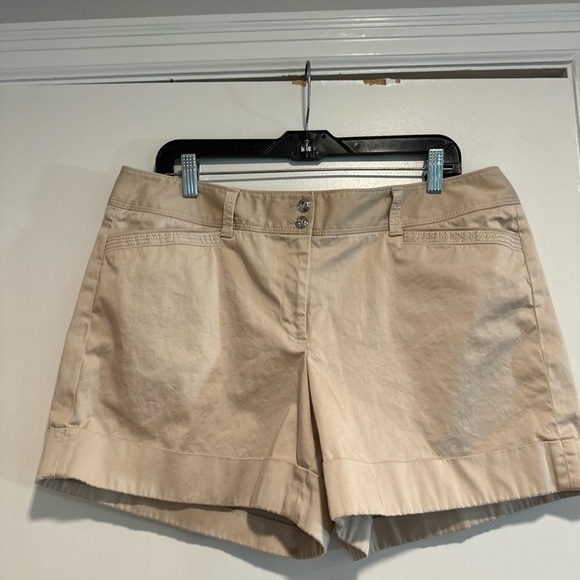 White House Black Market sz: 14 Tan cotton/ Spandex. Slight Sheen. Shorts. - Picture 1 of 14